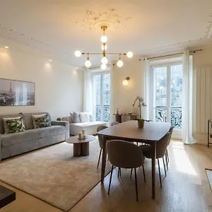 https://appart-8persrivolisamaritainepont-neuf.fr-paris.fr