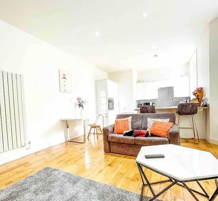 London 2 Bed Apartment